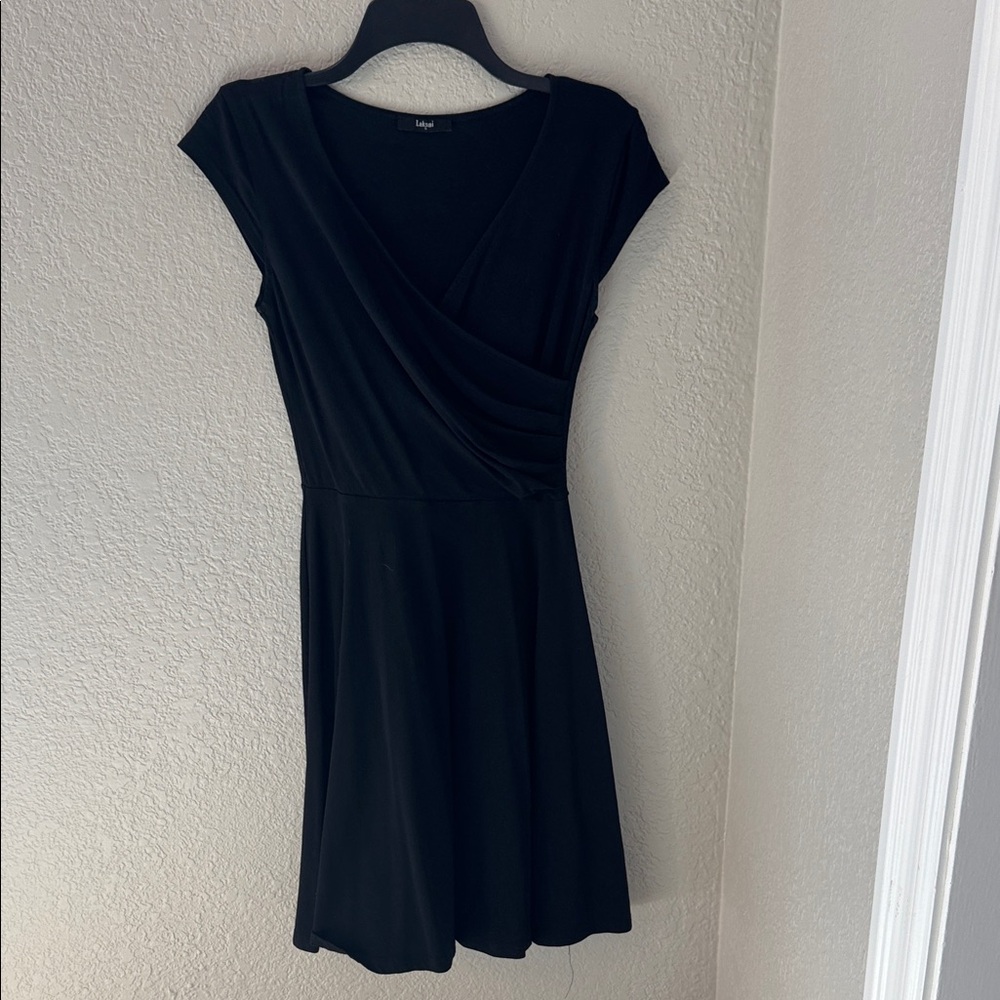 Elegant Black Cap Sleeve Mini Dress